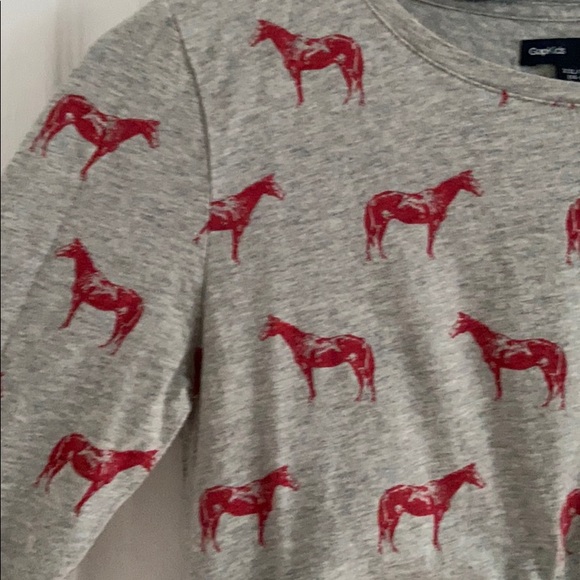 GapKids Graphic Horse Long Sleeve Tee - Picture 4 of 5